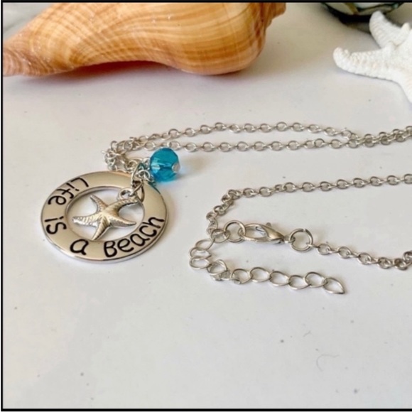 NWOT Life is a Beach Silvertone 18”-20” Adjustable Beaded Starfish Necklace - Picture 3 of 7